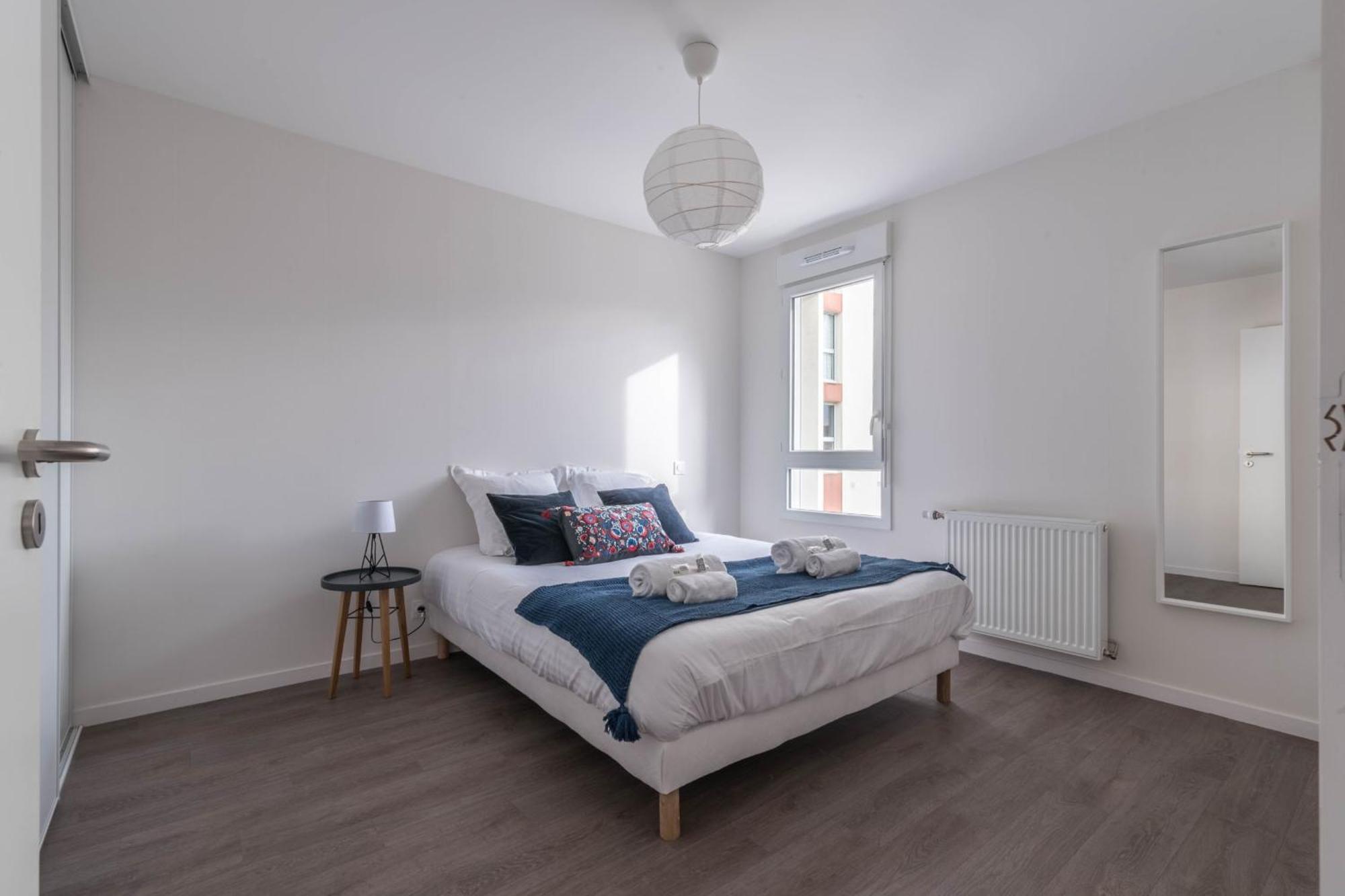 THEO - Appartement proche gare,WIFI,arrivée 24 24 Le Mans Esterno foto