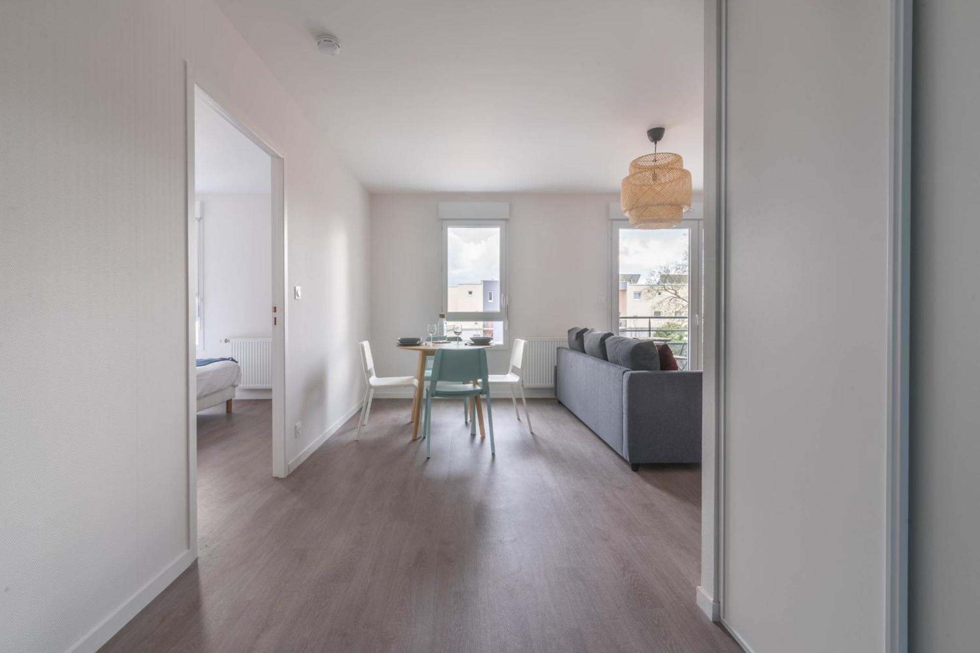 THEO - Appartement proche gare,WIFI,arrivée 24 24 Le Mans Esterno foto