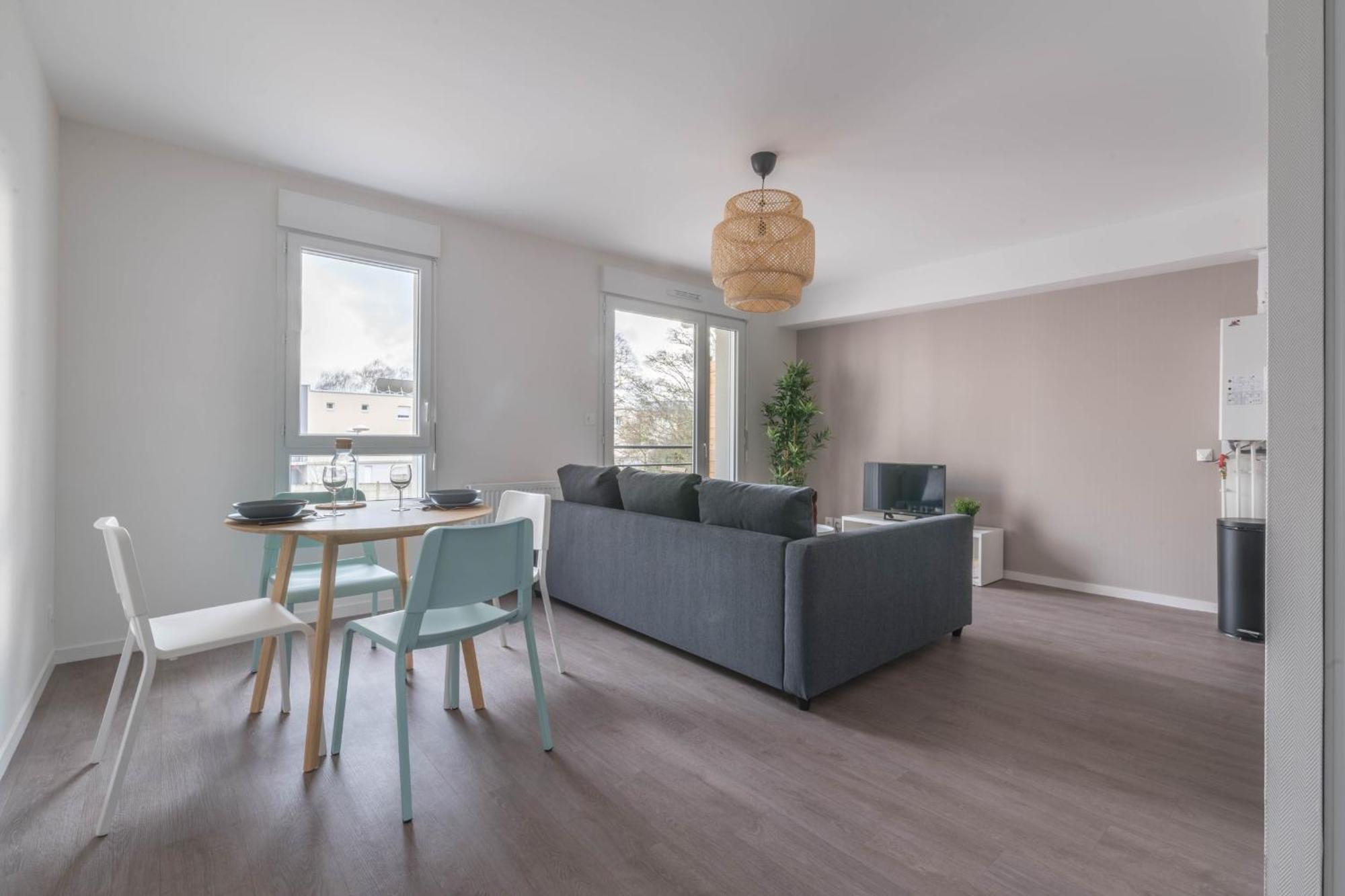 THEO - Appartement proche gare,WIFI,arrivée 24 24 Le Mans Esterno foto