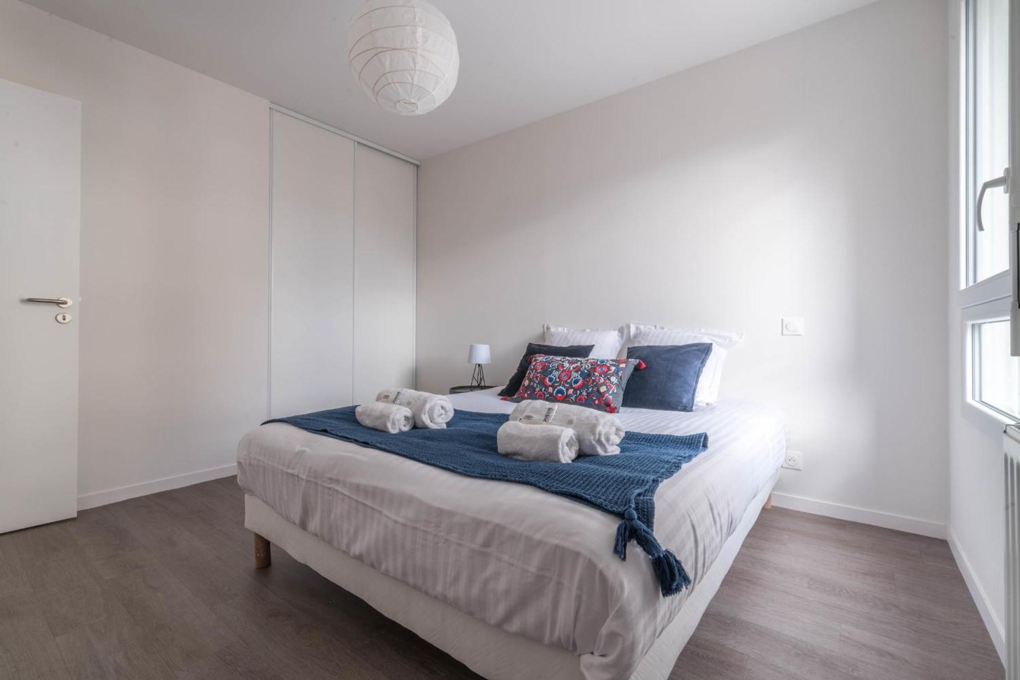 THEO - Appartement proche gare,WIFI,arrivée 24 24 Le Mans Esterno foto