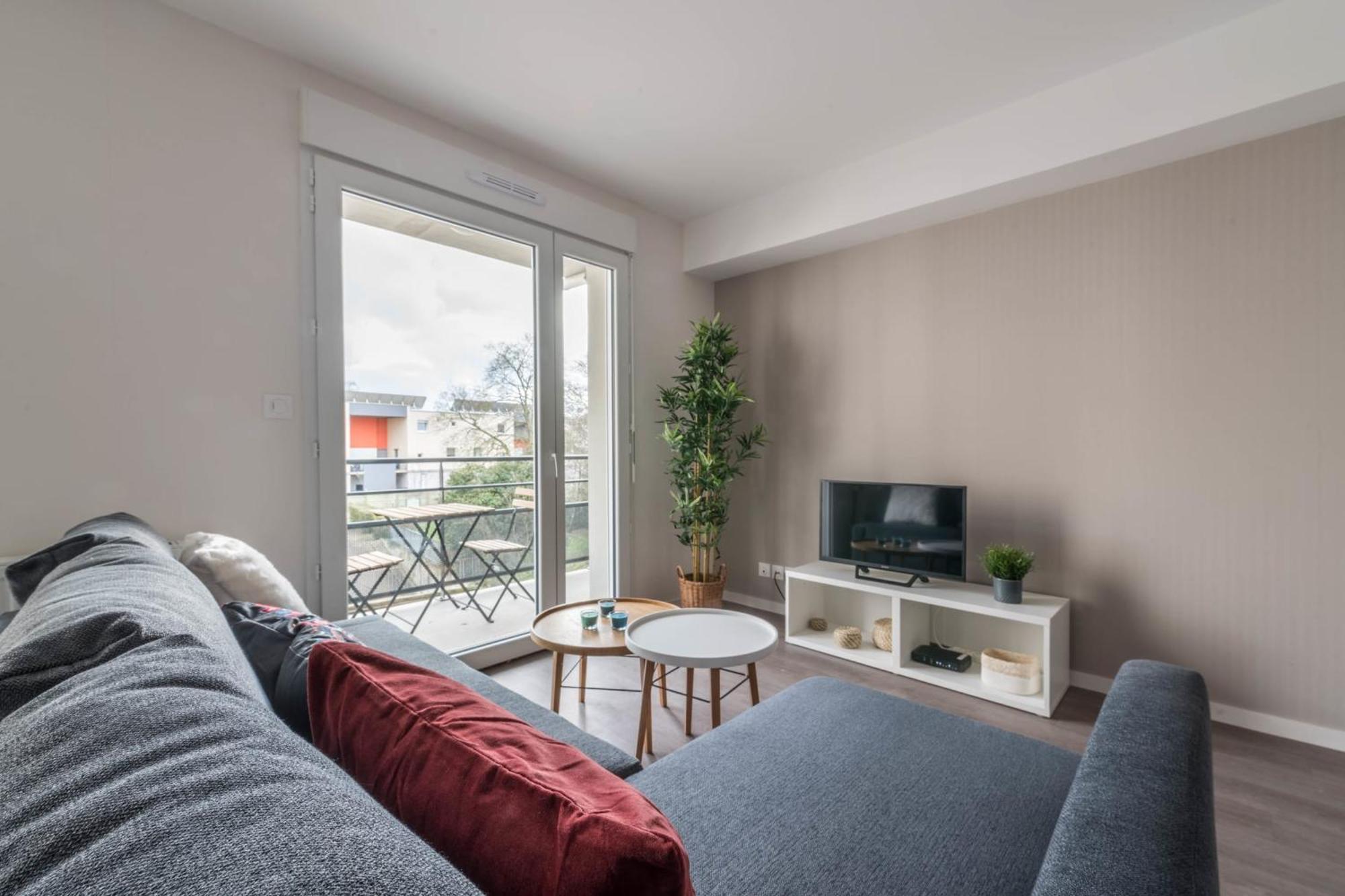 THEO - Appartement proche gare,WIFI,arrivée 24 24 Le Mans Esterno foto