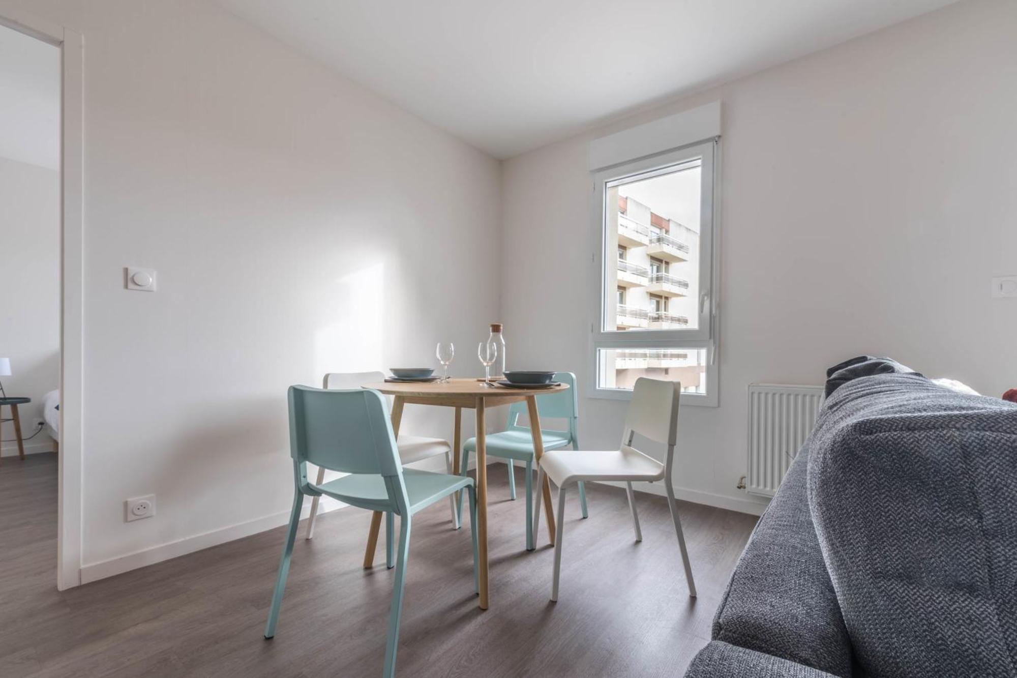 THEO - Appartement proche gare,WIFI,arrivée 24 24 Le Mans Esterno foto