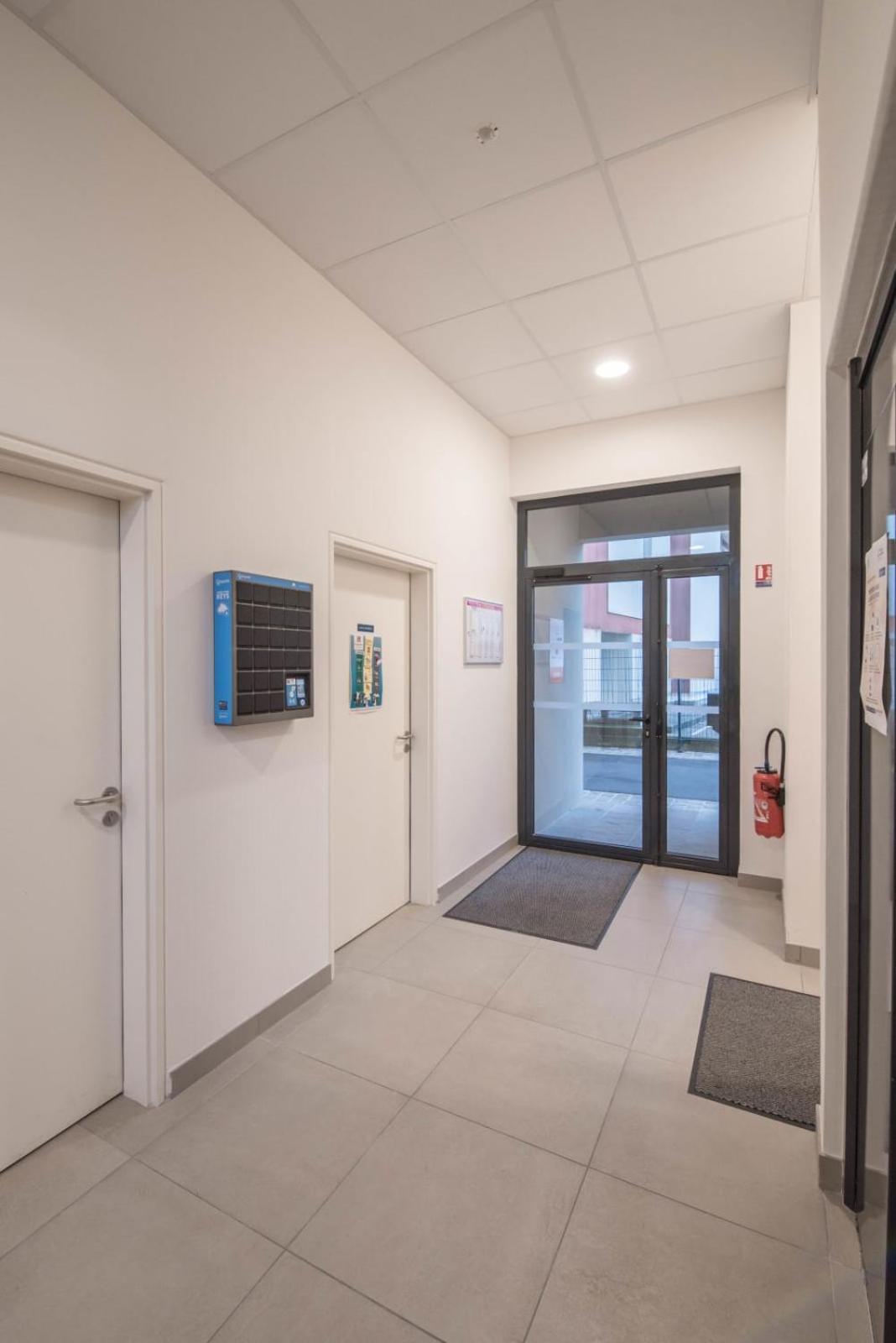THEO - Appartement proche gare,WIFI,arrivée 24 24 Le Mans Esterno foto
